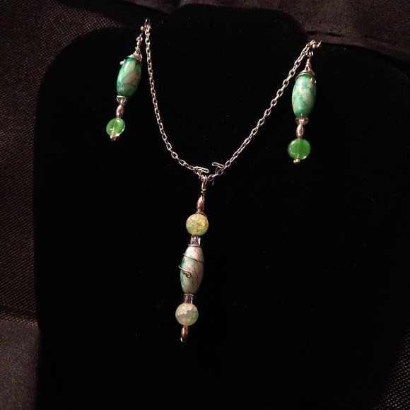 CCLHMHLLC Wired Jewellery Designs - Picture 3 of 4